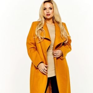Plus Size Fashion & Unique Accessories